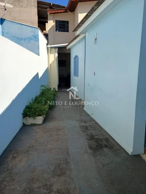 Foto 3: Terreno com duas casas construídas no Jardim Satélite em Várzea Paulista, ideal para morar ou inves