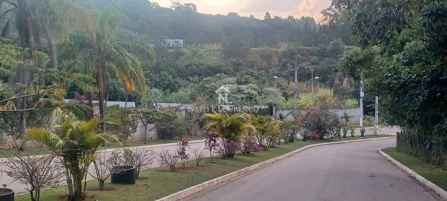 Foto 14: Casa Térrea de Esquina no Condomínio Cambarah | 245m² - 3 Suítes, Área Gourmet e Quintal Amplo
