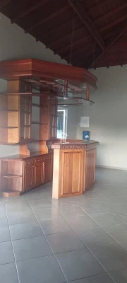 Foto 16: Casa Térrea de Esquina no Condomínio Cambarah | 245m² - 3 Suítes, Área Gourmet e Quintal Amplo