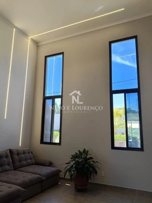 Foto 3: Casa Térrea com Mezanino no Condomínio Bella Vitta – Conforto e Sofisticação Integrados à Natureza