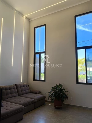 Foto 4: Casa Térrea com Mezanino no Condomínio Bella Vitta – Conforto e Sofisticação Integrados à Natureza