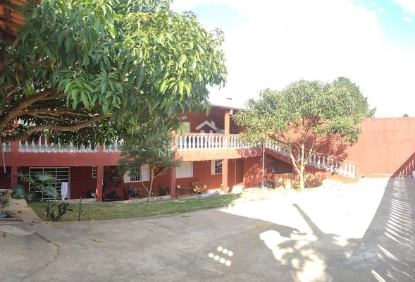 Foto 1: Chácara à Venda no Bairro Soares, Jarinu – 1.100m² de Terreno, 3 Dormitórios, Ampla Área Verde e La